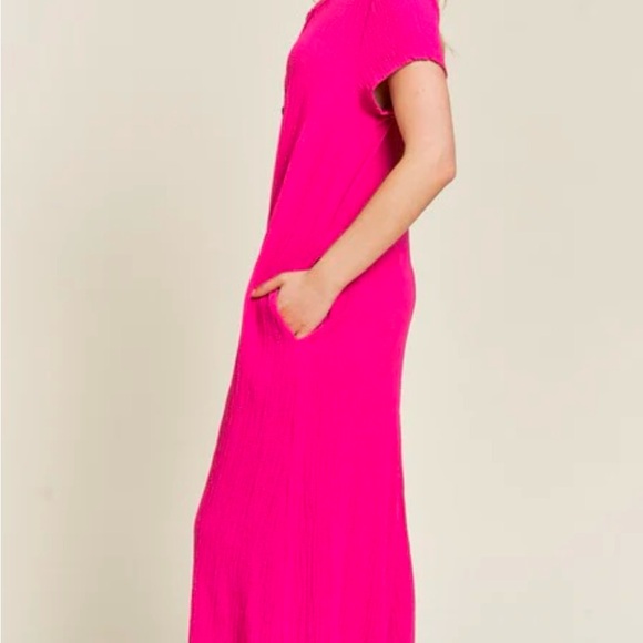 Jade by Jane Pink short sleeve textured oversized and room jumpsuit. - Picture 3 of 12